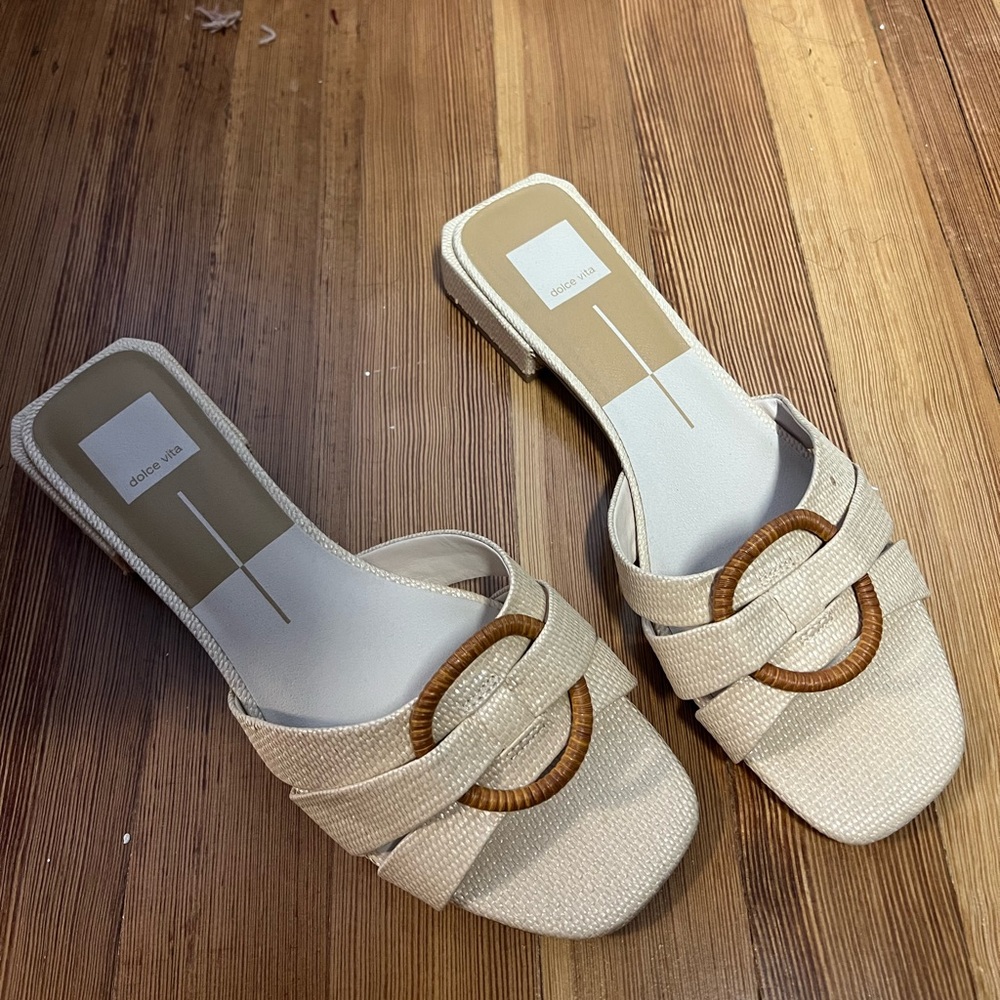 Dolce vita sandals